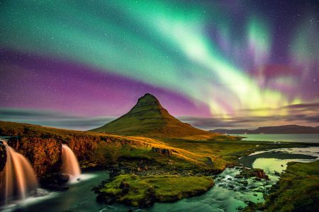 Frozen Iceland Expedition with Northern Lights Views