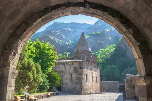 The Best Season to Visit Armenia for an Unforgettable Experience (UAE → Armenia Travel Guide)