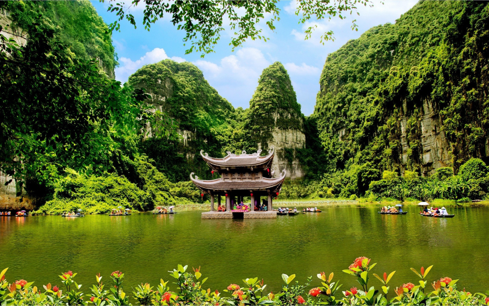 Explore Vietnam: Hanoi, Ninh Binh & Halong Bay Getaway | 4 nights/ 5 days