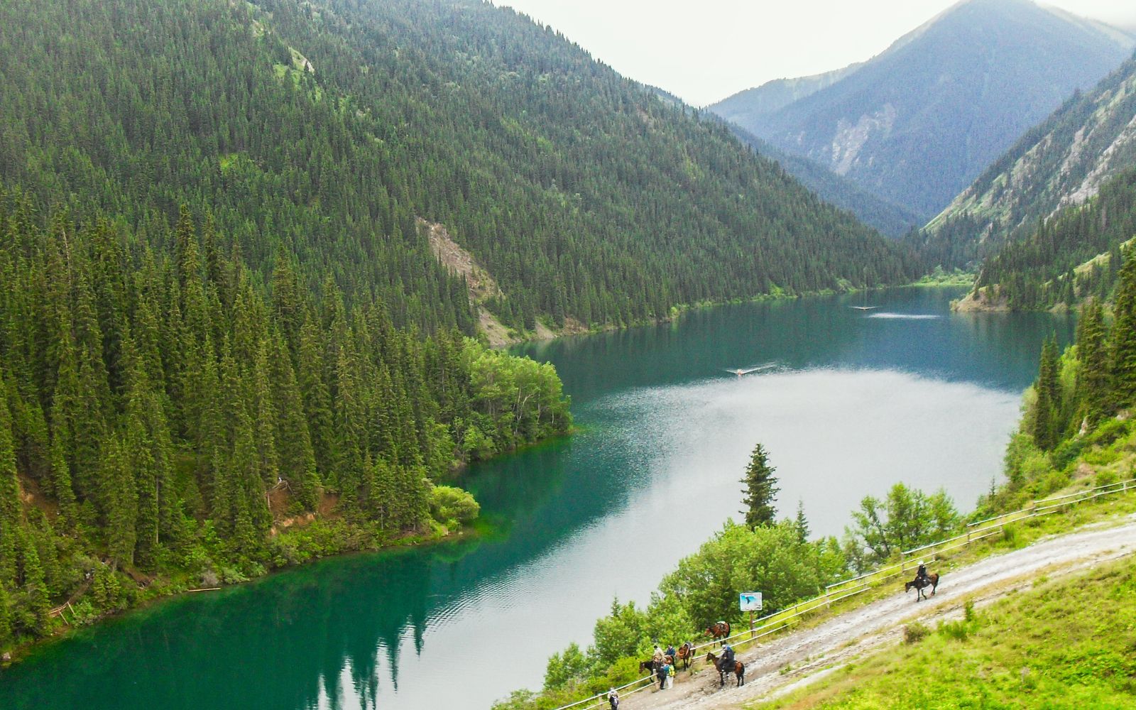 Almaty Eid Escape – Mountains, Lakes & City Charm