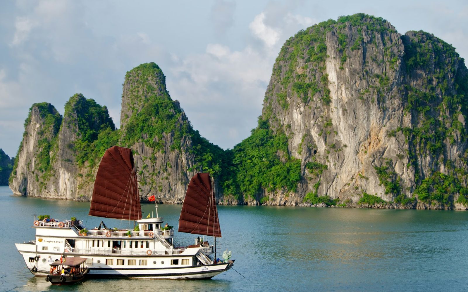 Explore Vietnam: Hanoi, Ninh Binh & Halong Bay Getaway | 4 nights/ 5 days