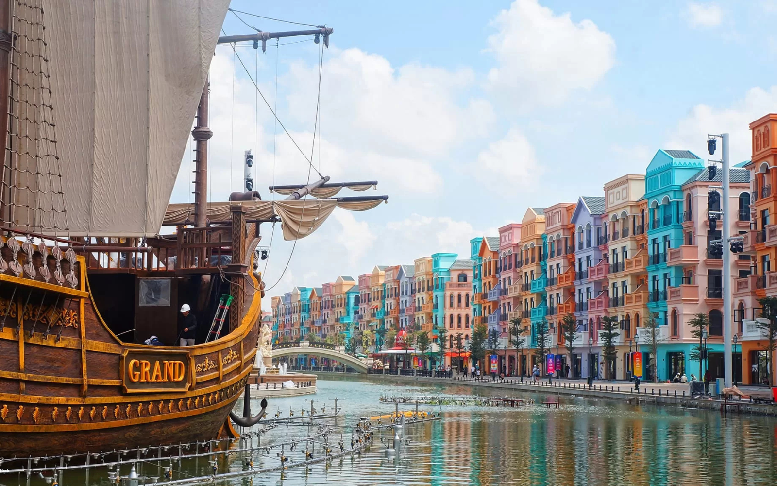 Explore Vietnam: Hanoi, Ninh Binh & Halong Bay Getaway | 4 nights/ 5 days