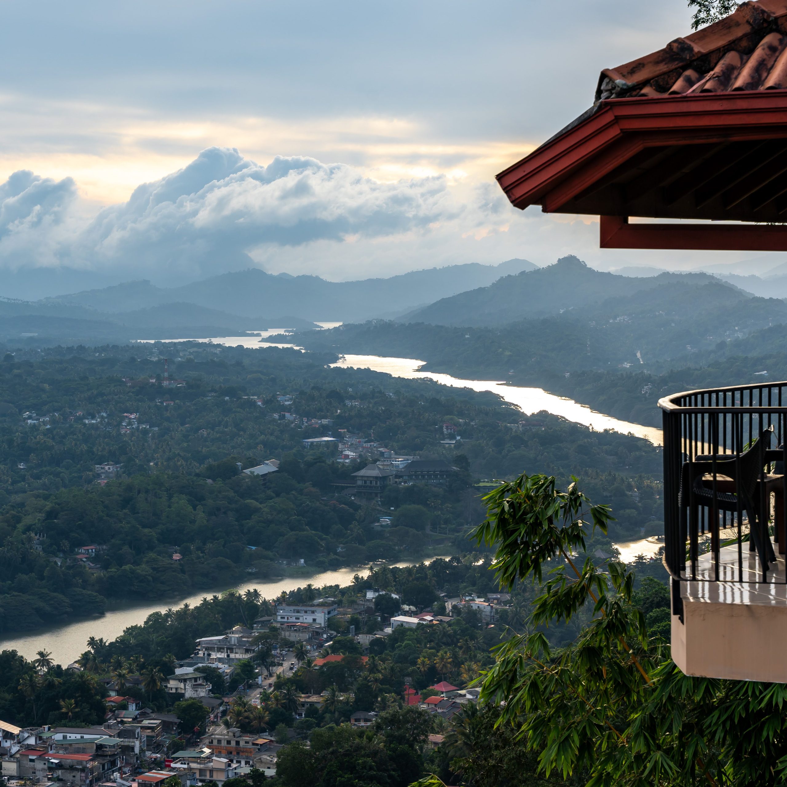 Sri Lanka Tour Package: Explore Kandy, Nuwara Eliya, Bentota & Colombo | 4N 5D